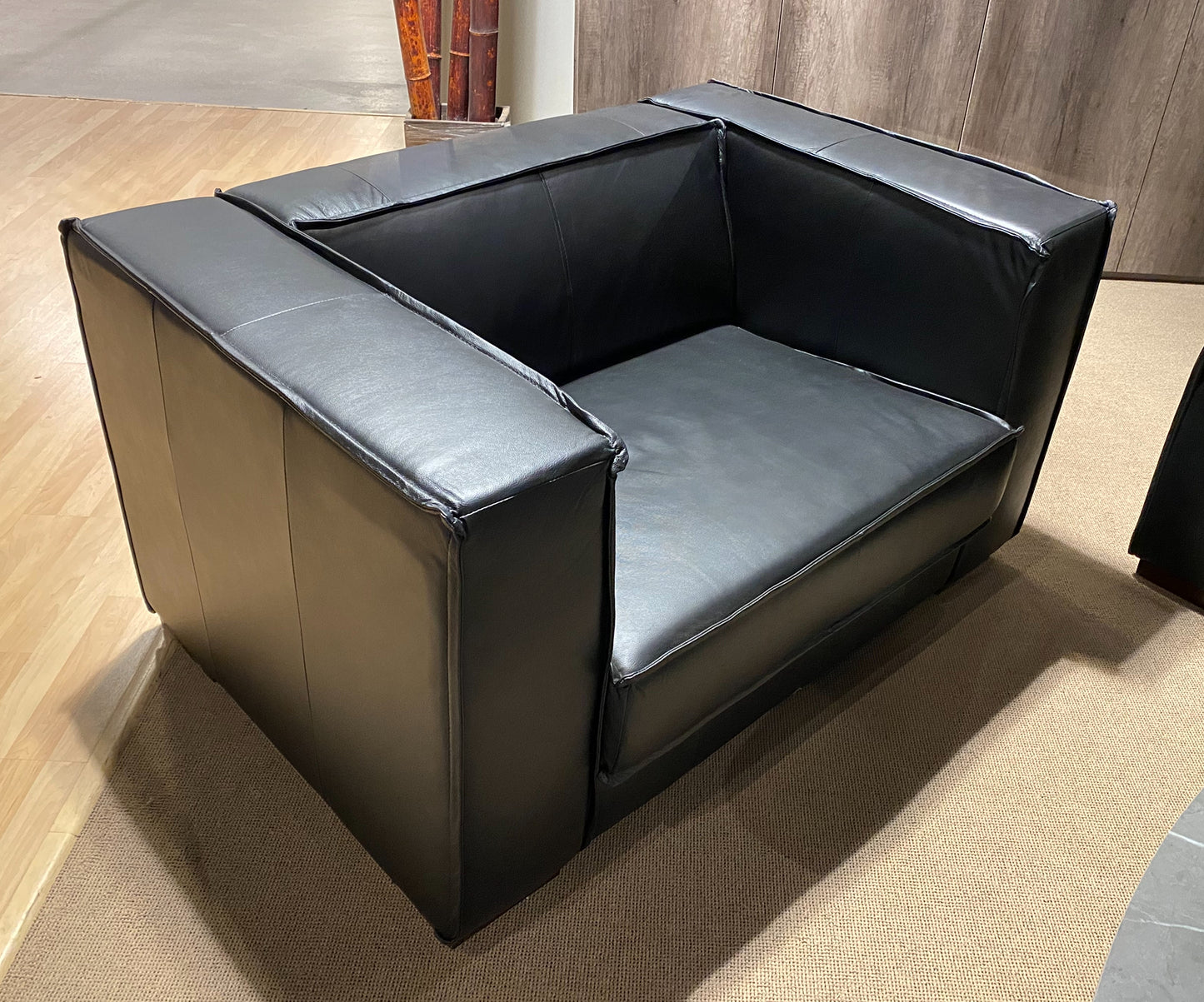 Model 99955BLK Leather Sofa / Chair Limited Toronto stock