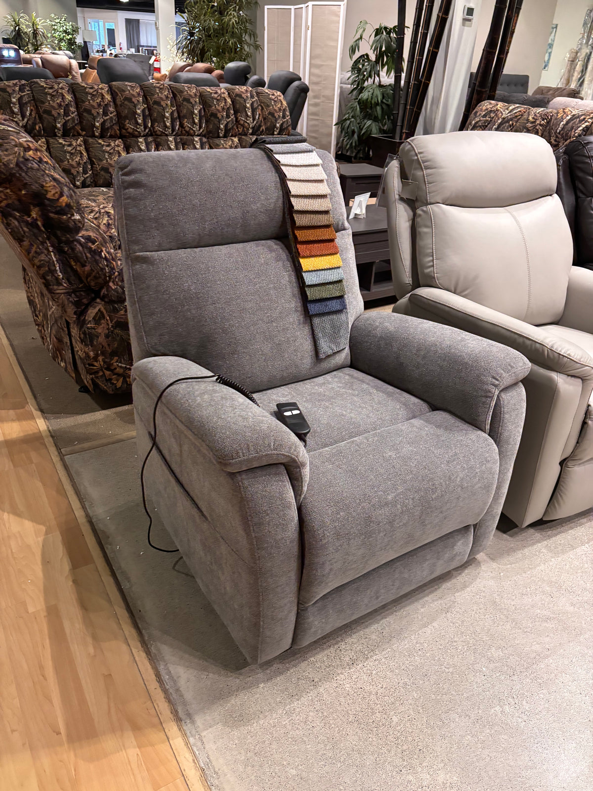 Model 99133-1LT Medical Lift Chair