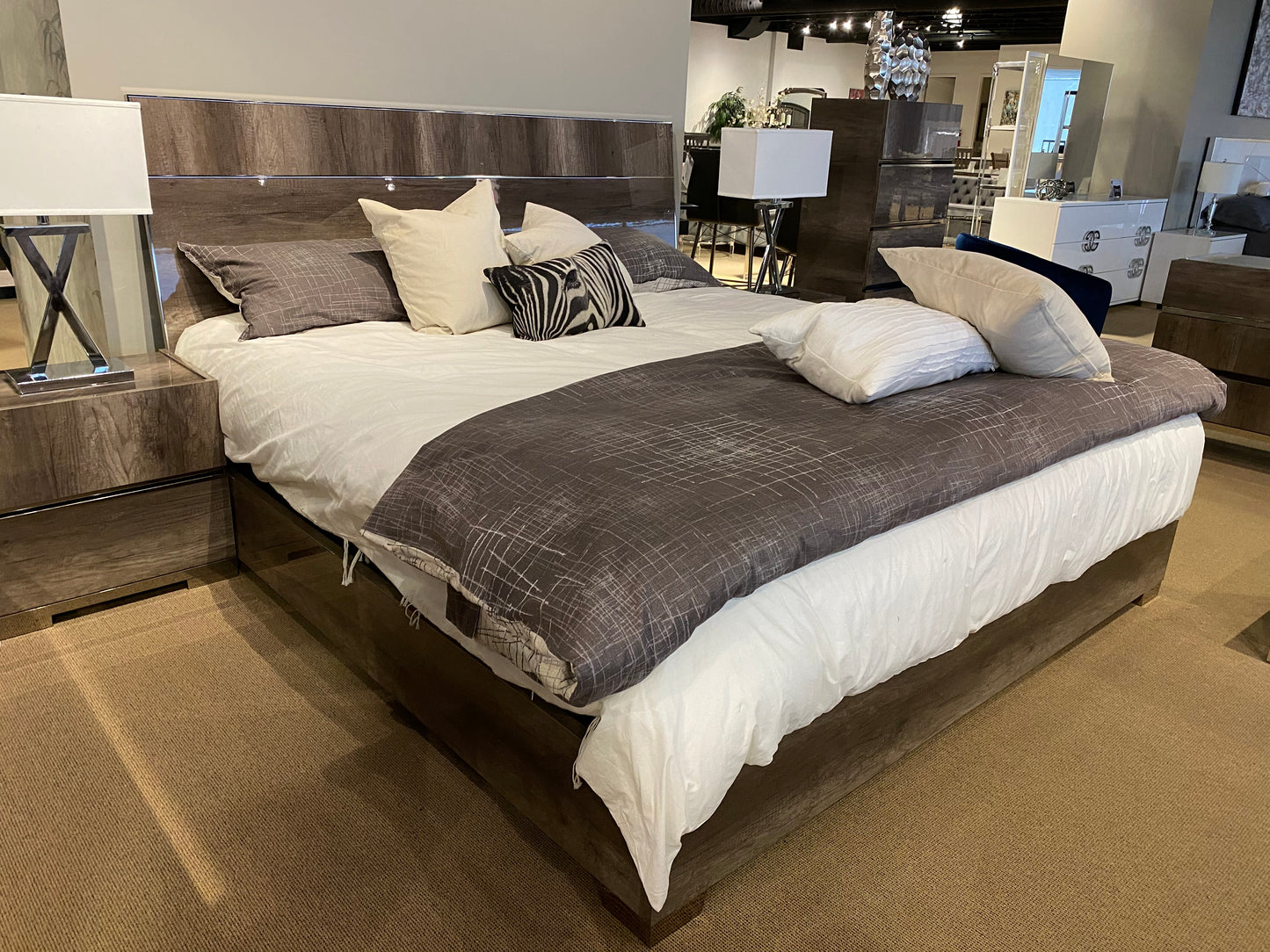 Model DEA Exclusive Made in Italy Brand STATUS ITALY LIMITED STOCKS TORONTO &SPECIAL ORDER ALSO