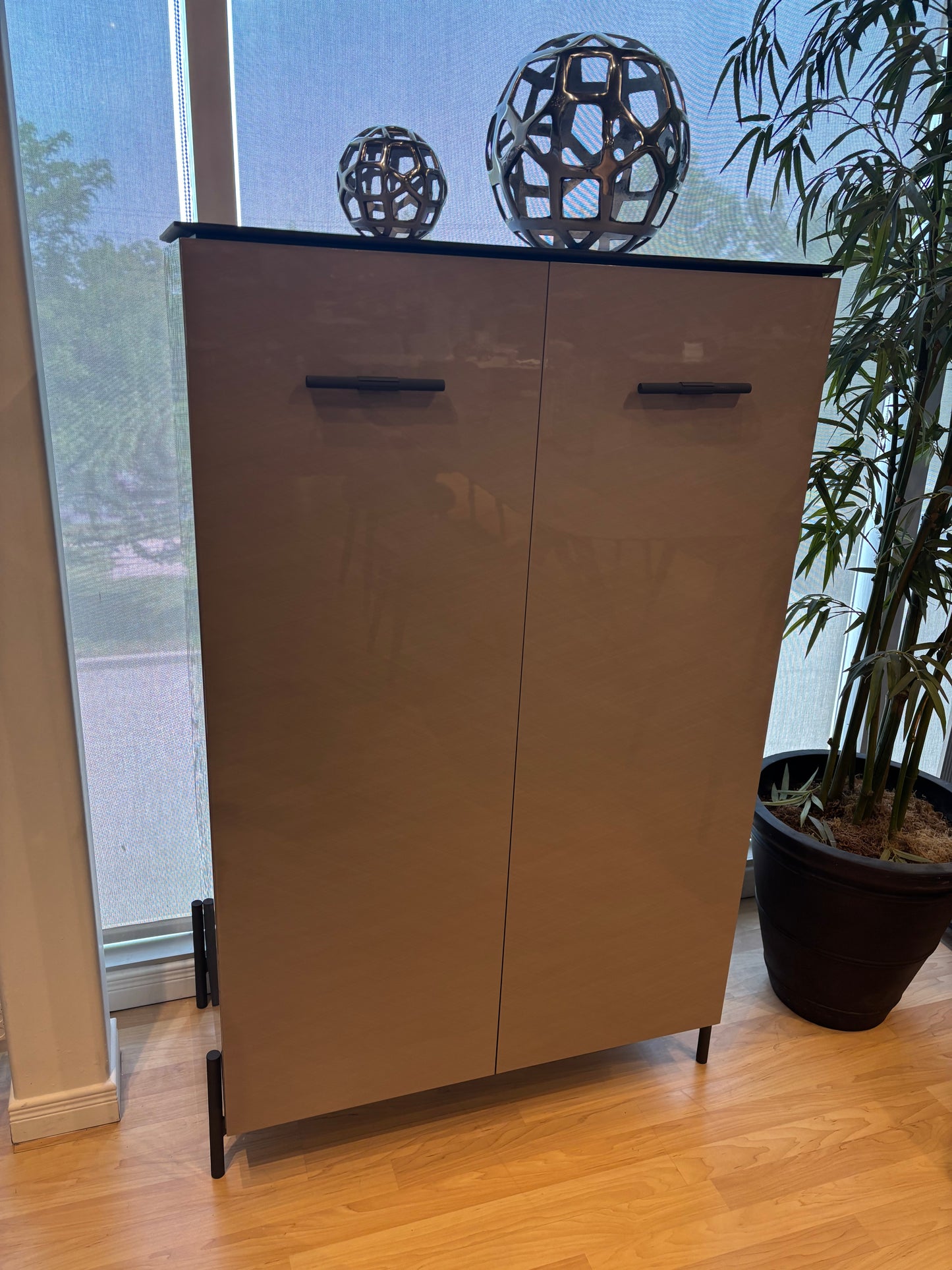 Model SILVIA Exclusive Made in Italy Brand STATUS ITALY LIMITED STOCKS TORONTO