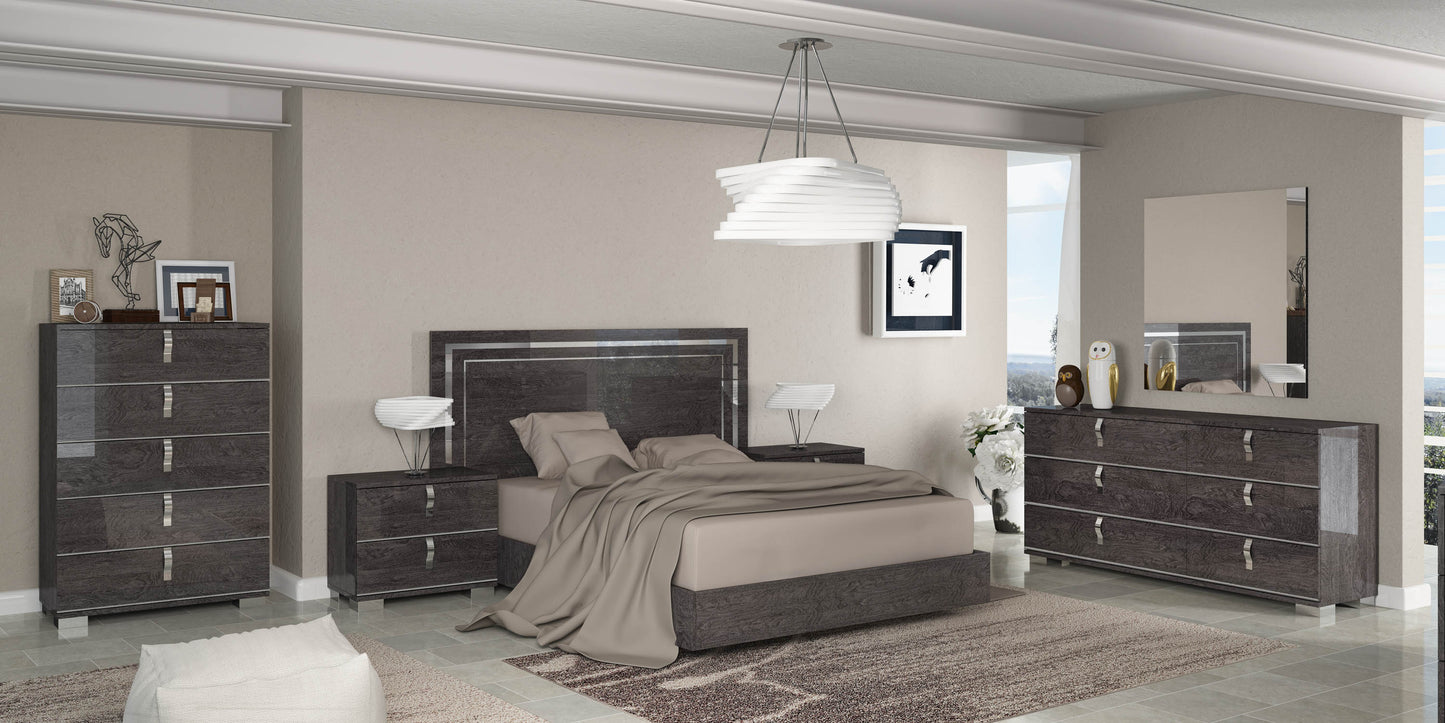 Model SARAH PANEL MODERN/ALA MODE Exclusive Made in Italy Brand STATUS ITALY LIMITED STOCKS TORONTO