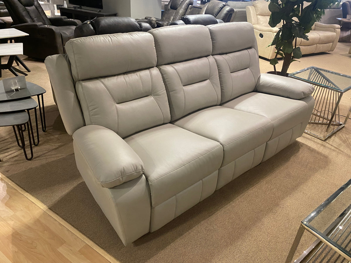Model 9629SVE leather power recliner set, front showroom view