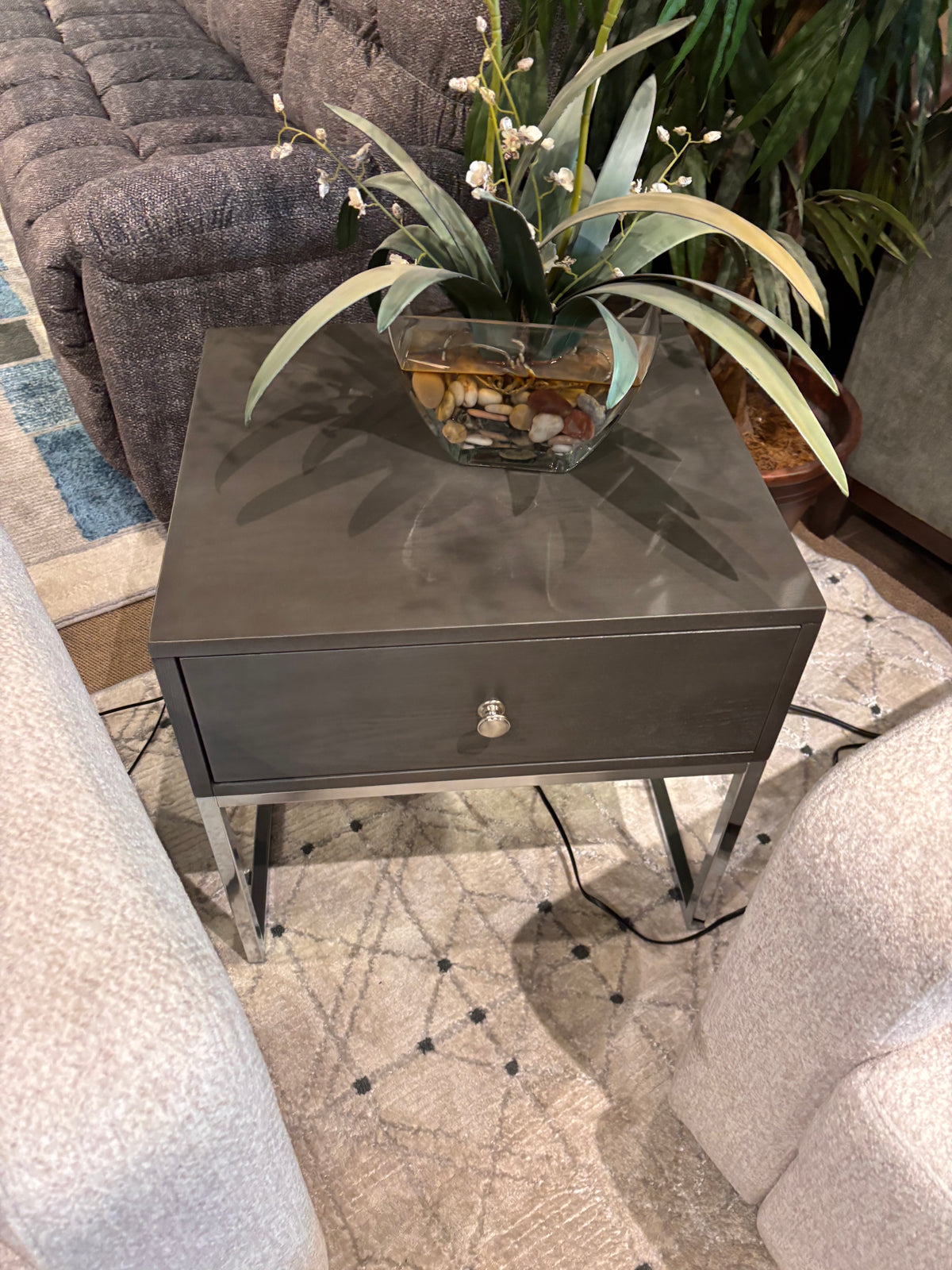 Model 3510 sofa table with drawers and shelves