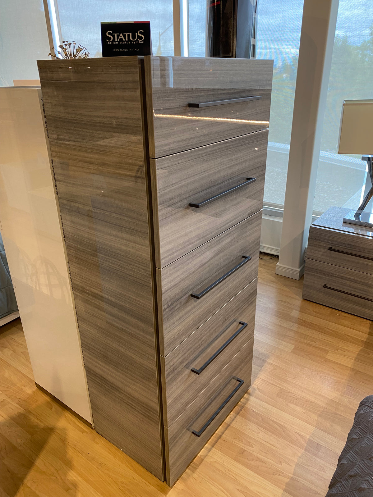 Model Mia LED Italian bedroom set dresser with mirror