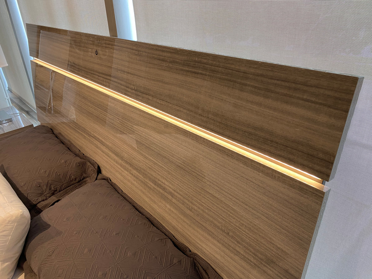 Model Mia LED Italian bedroom set tall wardrobe with modern handles