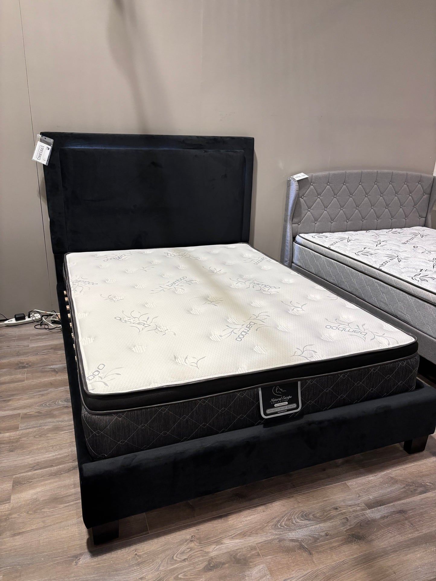 Show Deal  Queen/King  Bed Model 1991BK