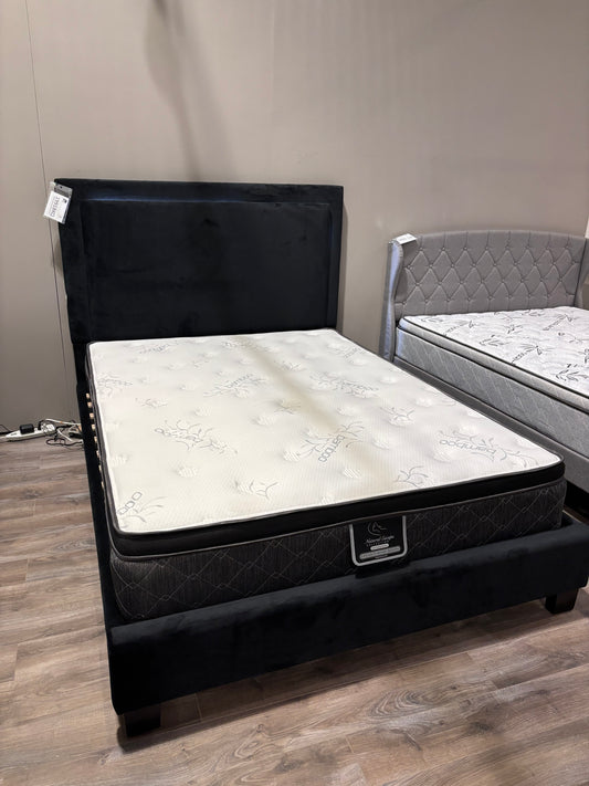 Show Deal  Queen/King  Bed Model 1991BK
