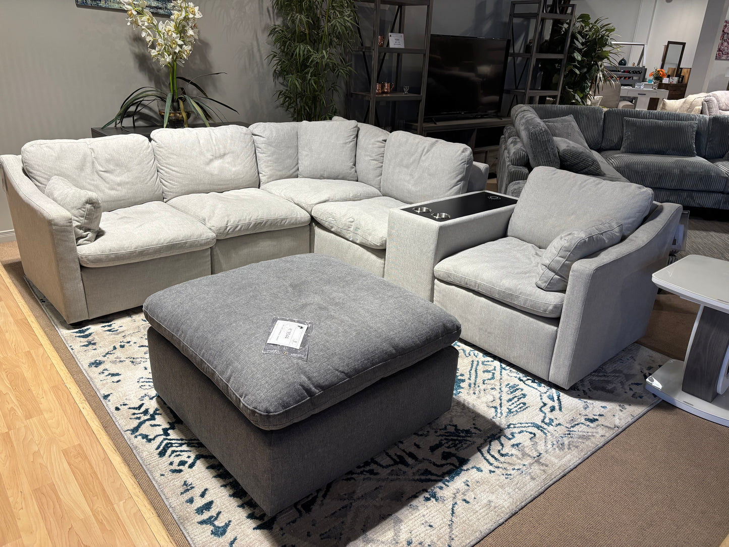 Show Deal  Modular Sofa/Sectional Model 99076LGY/GY