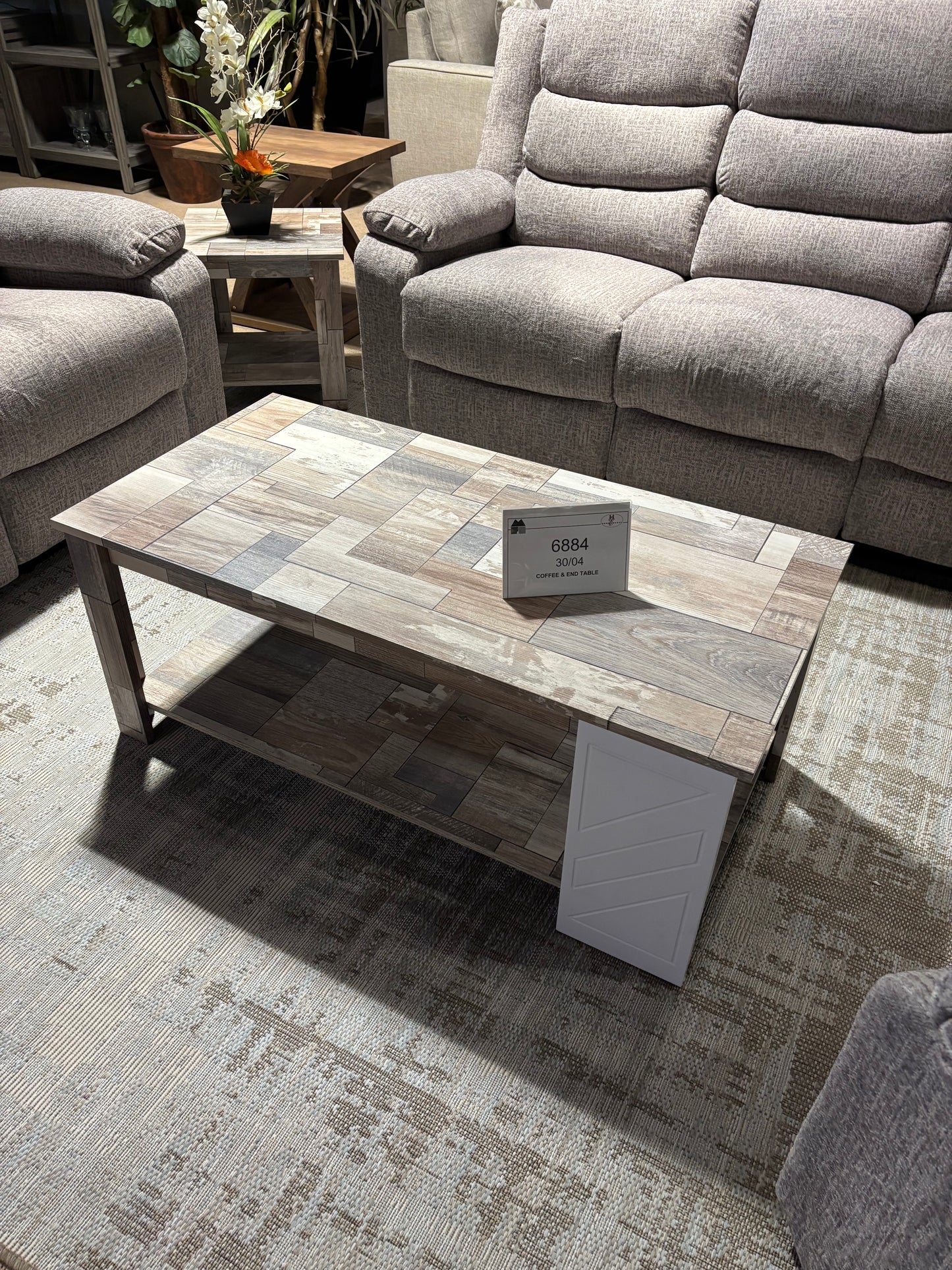 Show Deal Coffee / End Table Model 6884