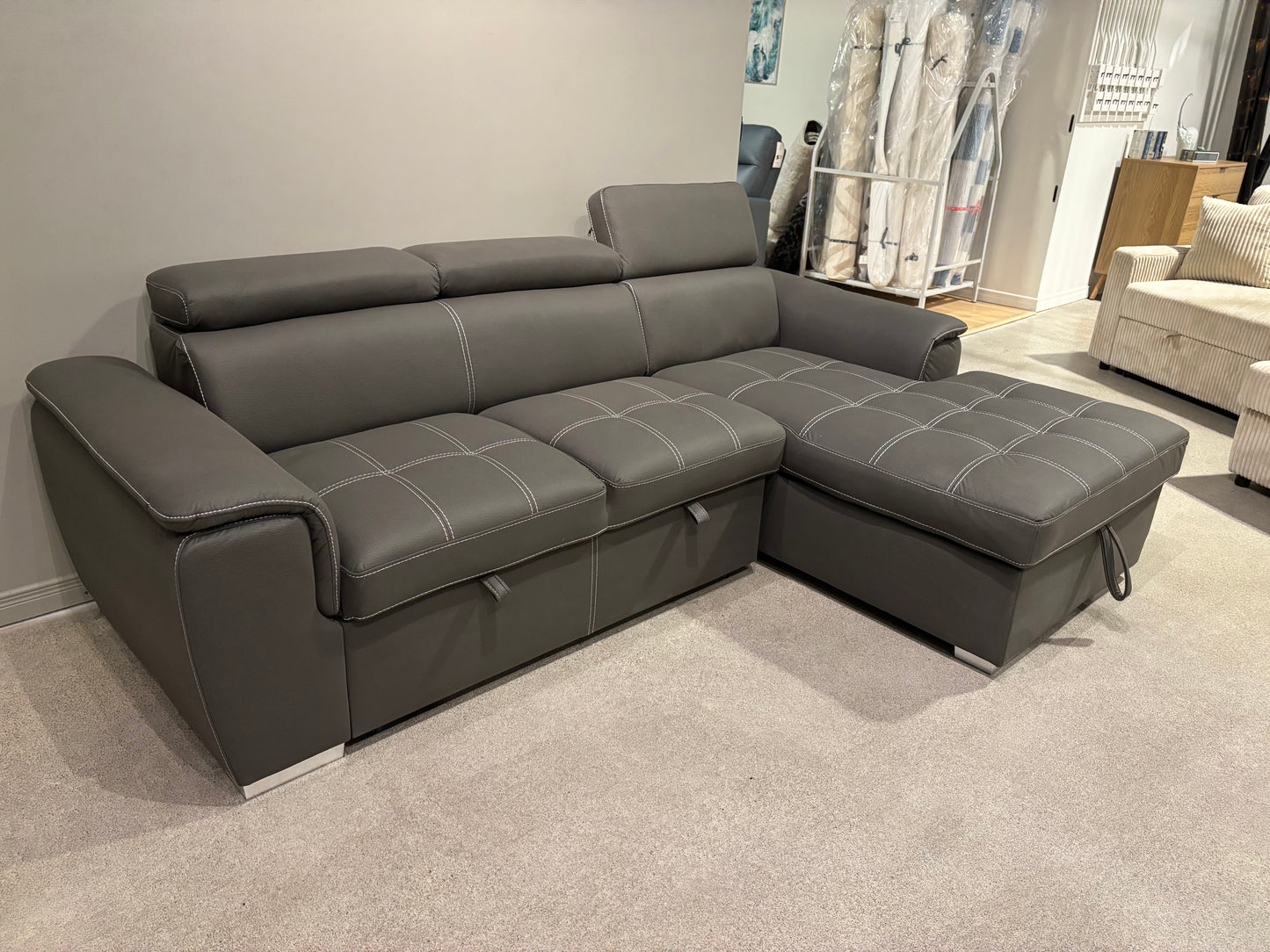 Show Deal  Sectional pull out sofa bed model 8228GYSS