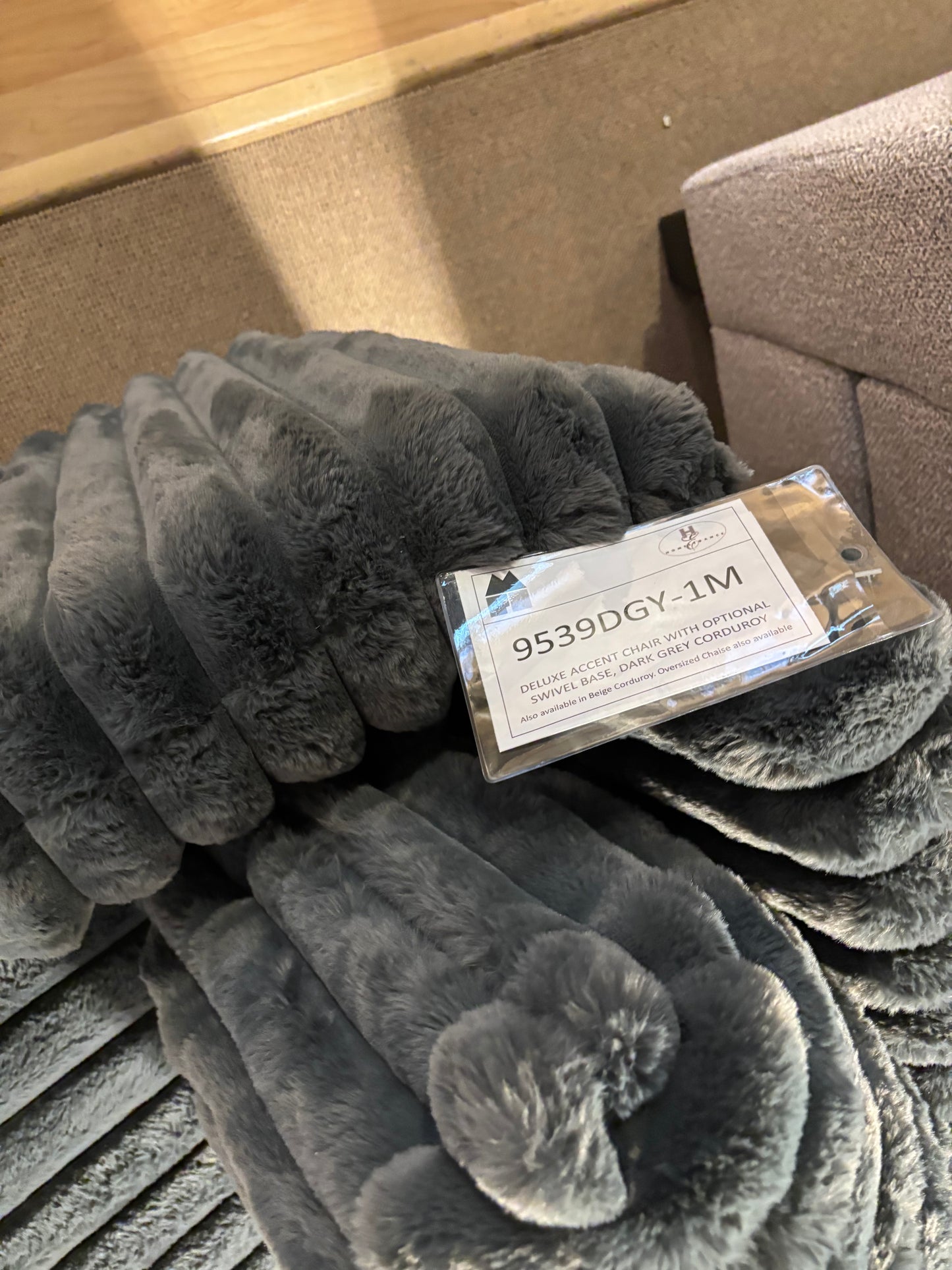 Model 9539BEG-1SW Swivel Chair