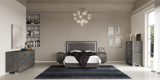 Model SARAH PANEL MODERN/ALA MODE Exclusive Made in Italy Brand STATUS ITALY  LIMITED STOCKS TORONTO